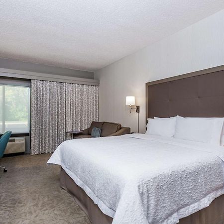 Hampton Inn Milwaukee Airport Exterior photo