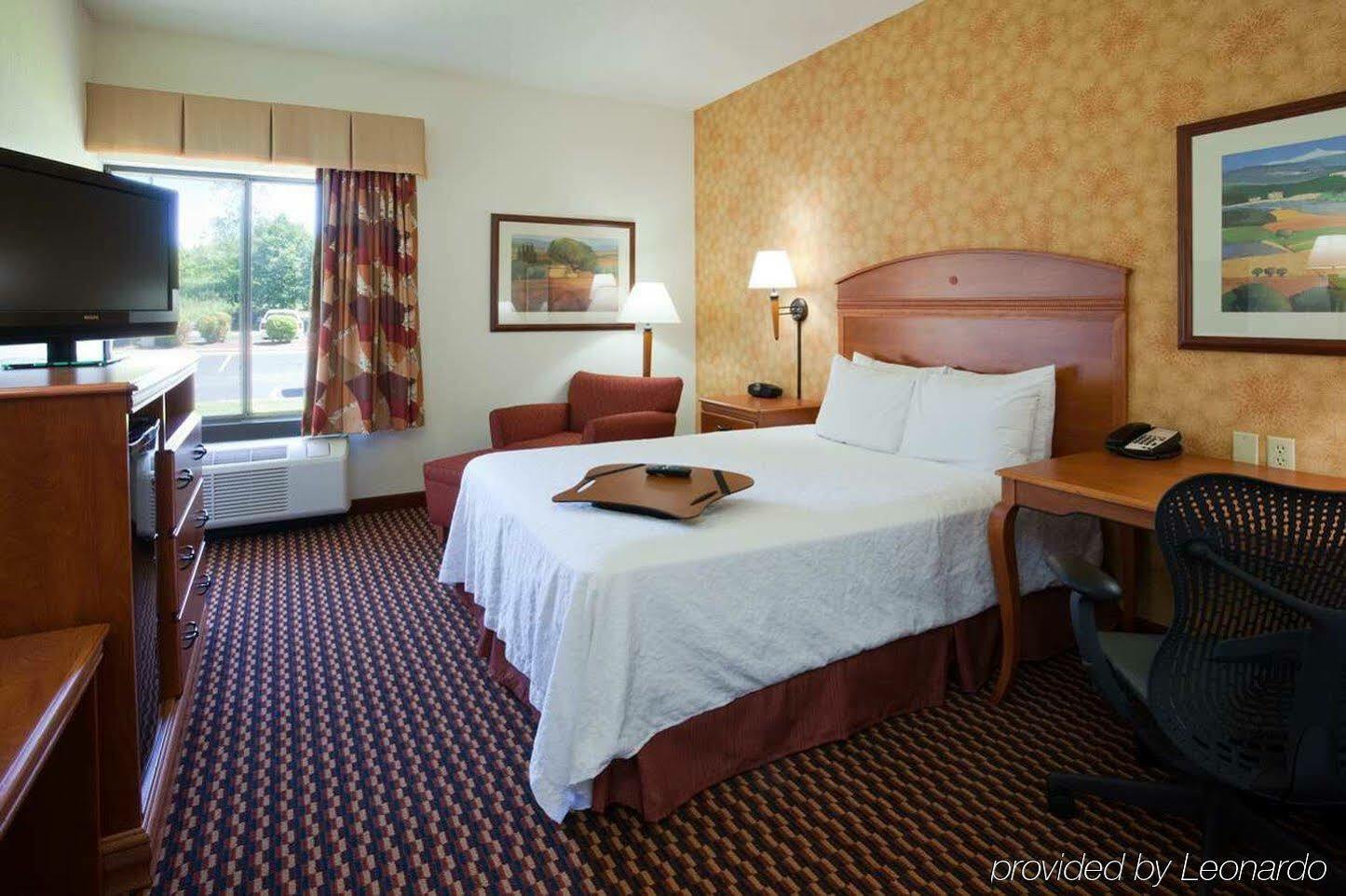 Hampton Inn Milwaukee Airport Exterior photo