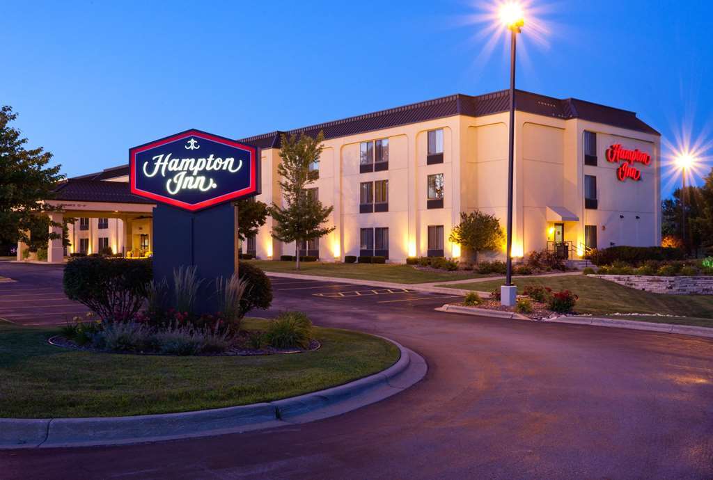 Hampton Inn Milwaukee Airport Exterior photo
